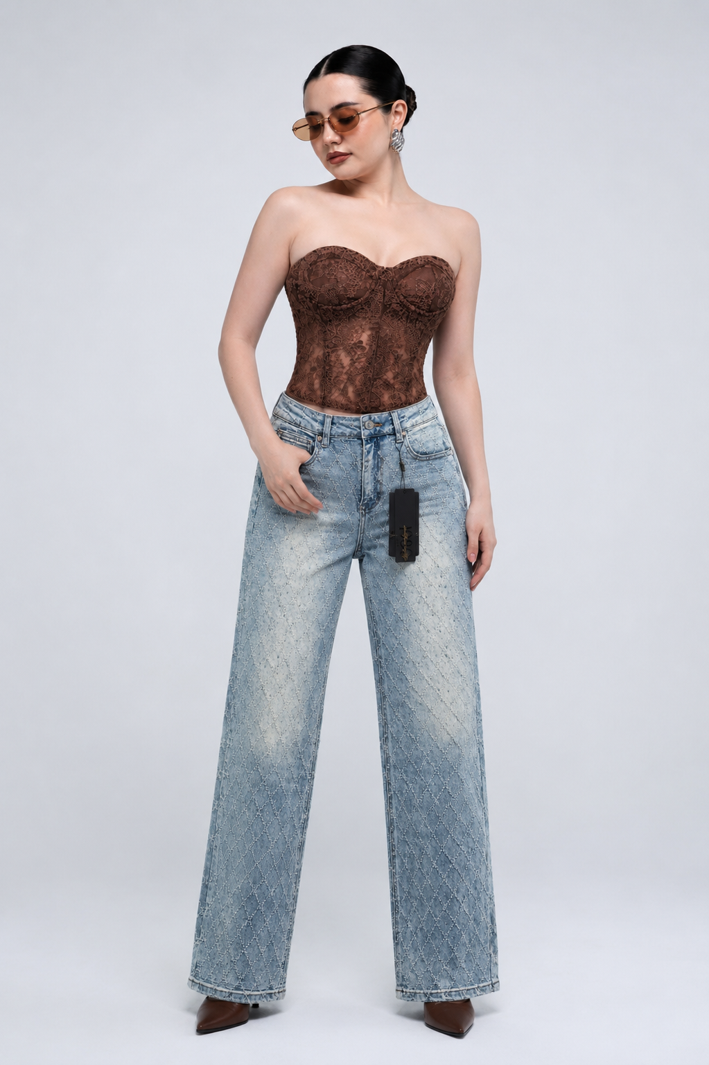 Jeans Rectos con Pedrería y Diseño Diamante