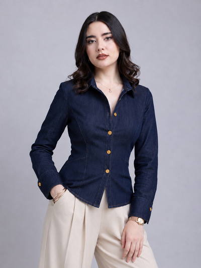 Camisa Denim Entallada con Botones Dorados