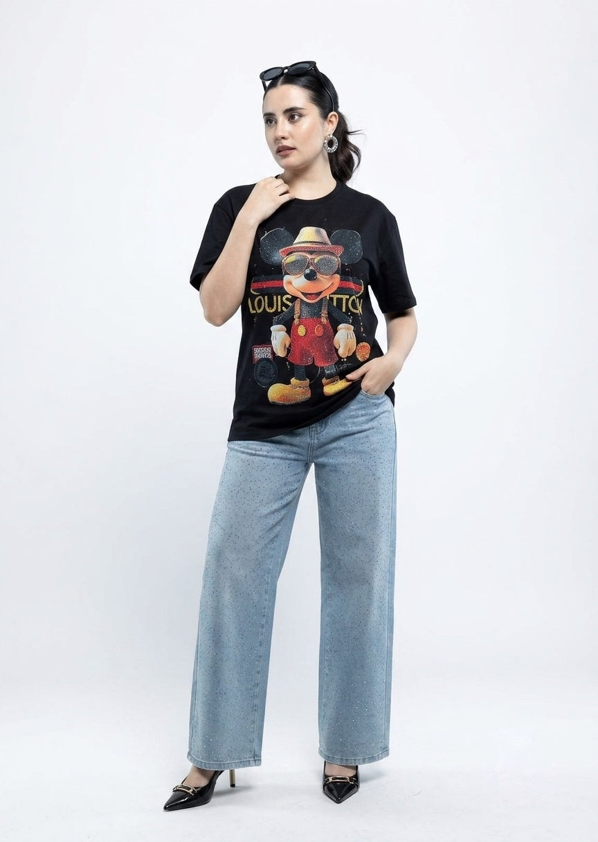 Playera Gráfica con Pedrería y Estampado de Personaje