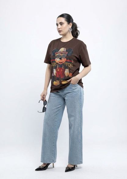 Playera Gráfica con Pedrería y Estampado de Personaje