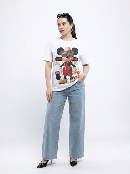 Playera Gráfica con Pedrería y Estampado de Personaje